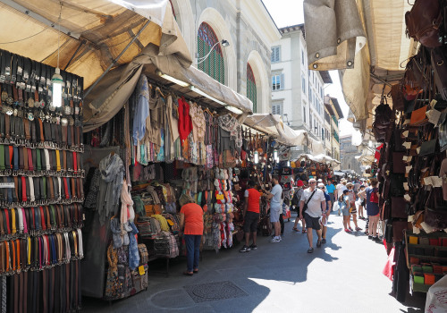 Exploring the World of Outdoor Markets